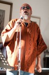 Dwight Trible & Paul Zauners Christmas All Stars, Dwight singing, Galerie Unterlechner (1)
